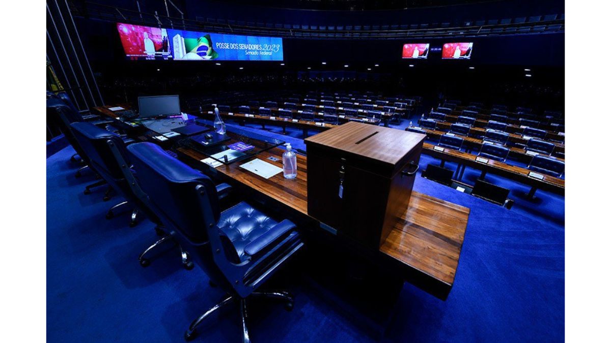 Articulação em Brasília: a Proposta de Emenda à Constituição (PEC) que altera as regras do IPVA avança entre debates sobre justiça fiscal e a preocupação de estados com a arrecadação (Foto: Agência Senado)