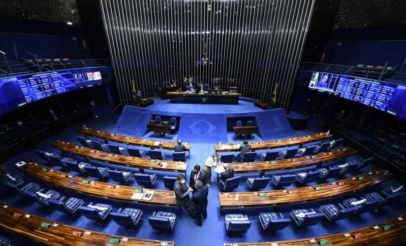 Cada senador tem direito a um veículo de luxo com motorista à disposição em Brasília/Edilson Rodrigues/Agência Brasil