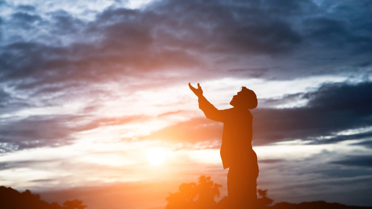 O Ramadã é um período de jejum, oração e reflexão que mobiliza milhões de muçulmanos ao redor do mundo (Foto: freepik)