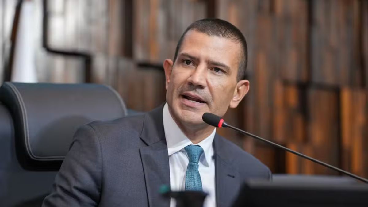 Douglas Ruas após ser eleito presidente da Alerj Foto: Thiago Lontra/Alerj