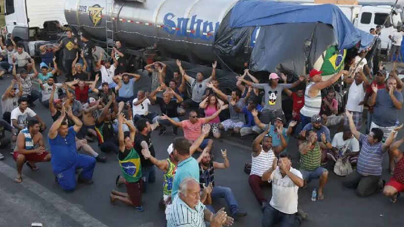 Com base no que ocorreu em 2018, uma greve pode provocar fila em postos, prateleiras vazias e inflação nos alimentos. Foto: Tomaz Silva/AB