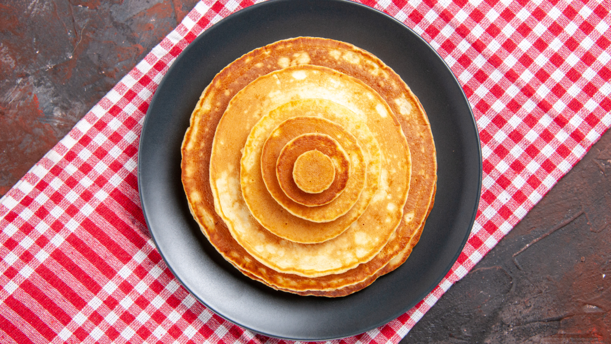 Panqueca de banana é fácil de fazer e leva poucos ingredientes (Foto: Freepik)