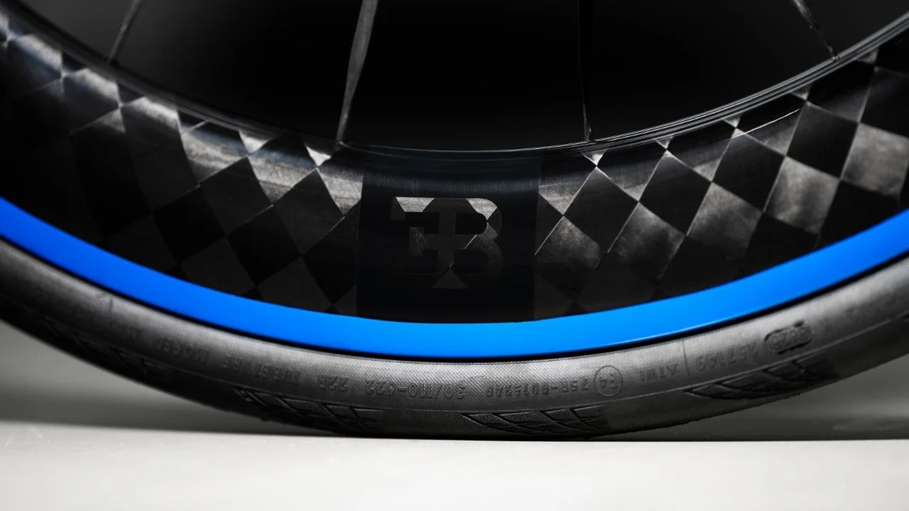 Apenas 250 unidades foram produzidas, tornando a superbike um item exclusivo e de difícil acesso/Divulgação/Bugatti