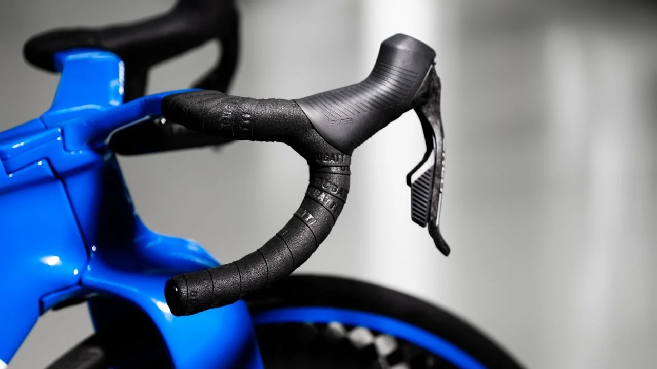 Apenas 250 unidades foram produzidas, tornando a superbike um item exclusivo e de difícil acesso/Divulgação/Bugatti