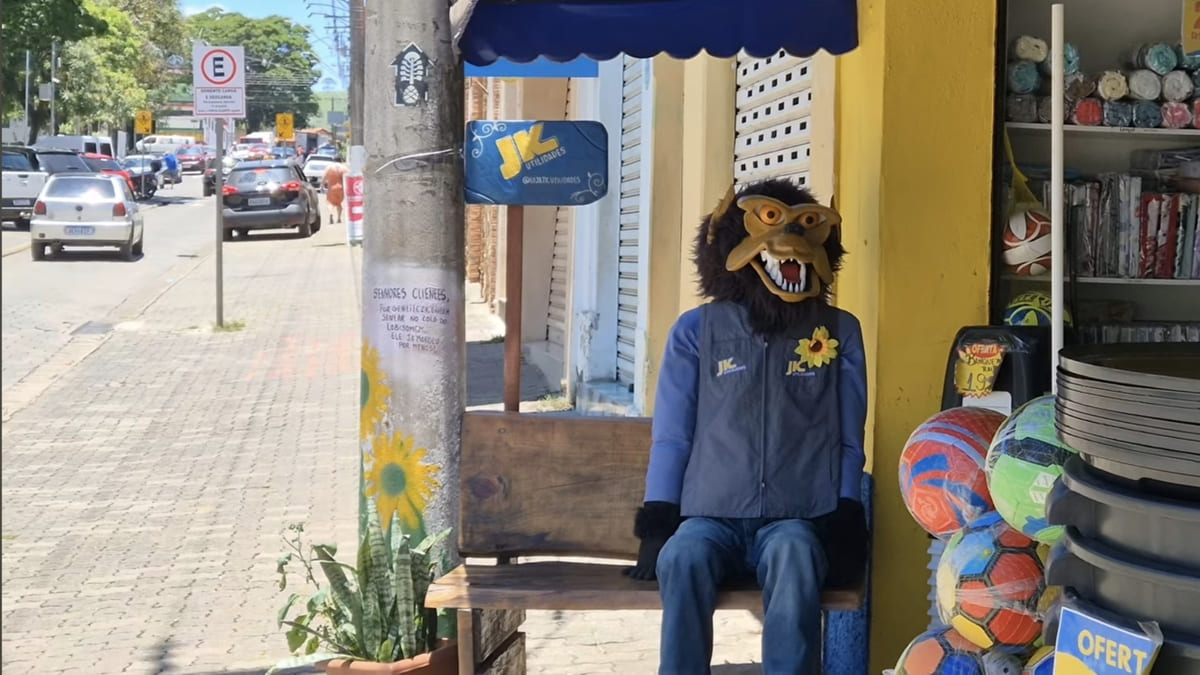 Moradores da capital brasileira do lobisomem mantêm viva a lenda que atravessa gerações em uma cidade de pouco mais de 10 mil habitantes Reprodução/YouTube