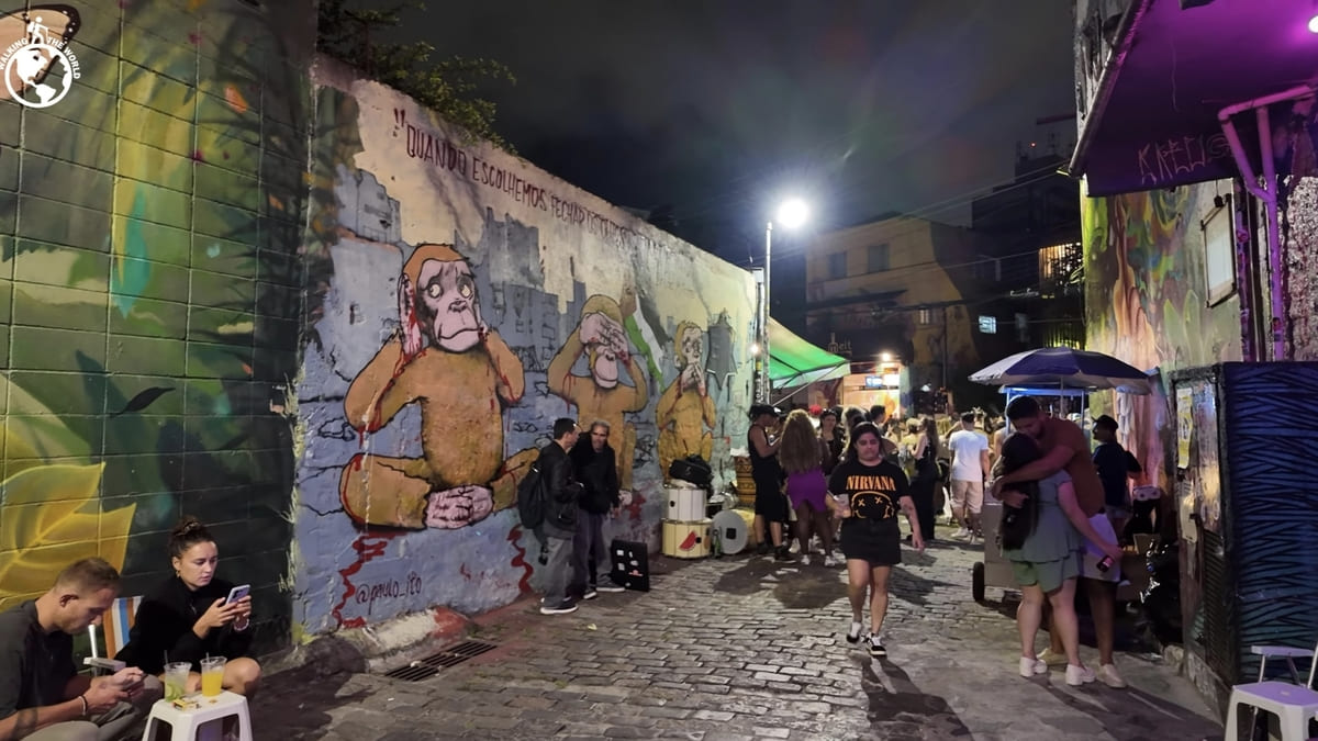 Obras coloridas transformam o espaço em um dos cenários mais fotografados de São Paulo - Reprodução/YouTube