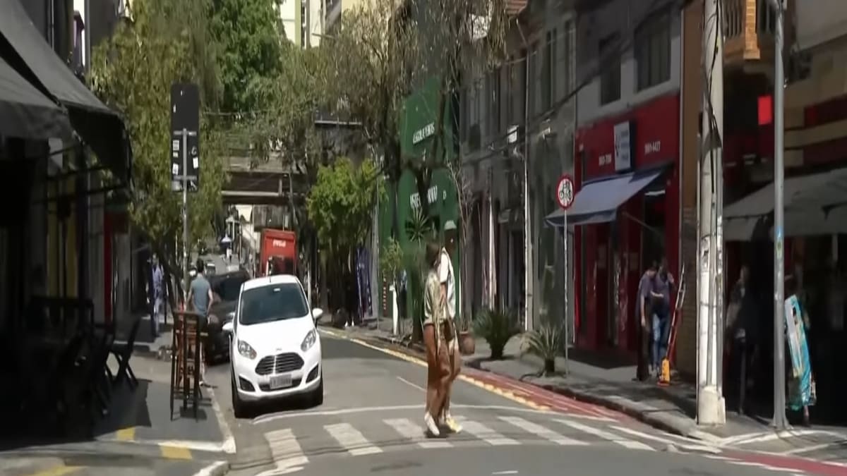 Movimento nas ruas revela por que a Barra Funda virou destaque internacional - Reprodução/YouTube