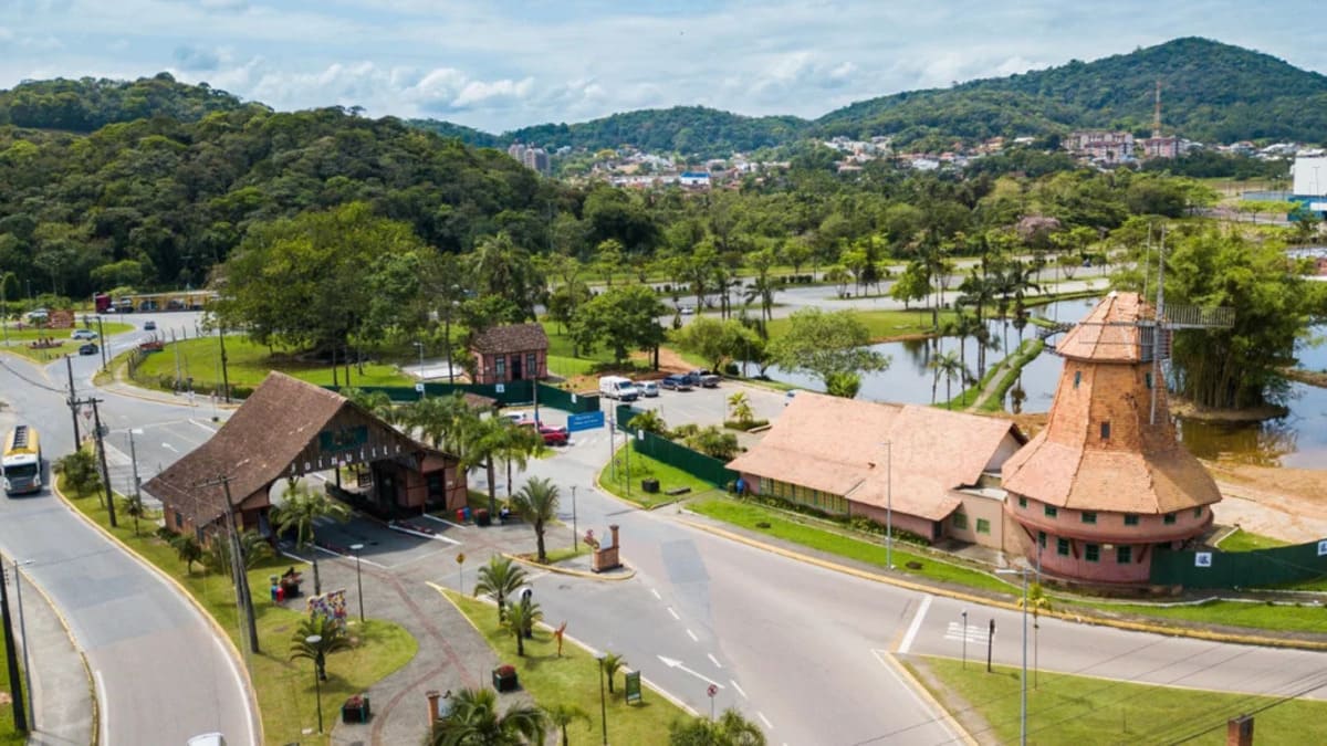 Joinville: Segunda posição, reúne força industrial, infraestrutura eficiente e boas oportunidades para os moradores. Prefeitura Municipal de Joinville