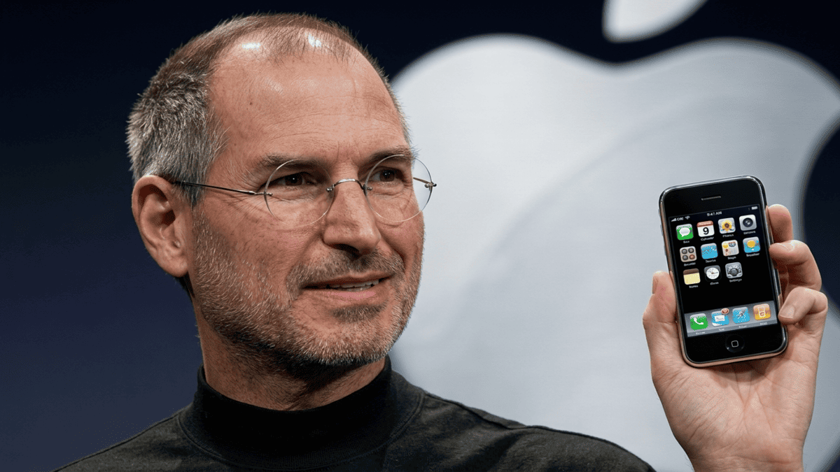 Episódio marcou o momento em que o primeiro iPhone apareceu no País - Divulgação: Apple