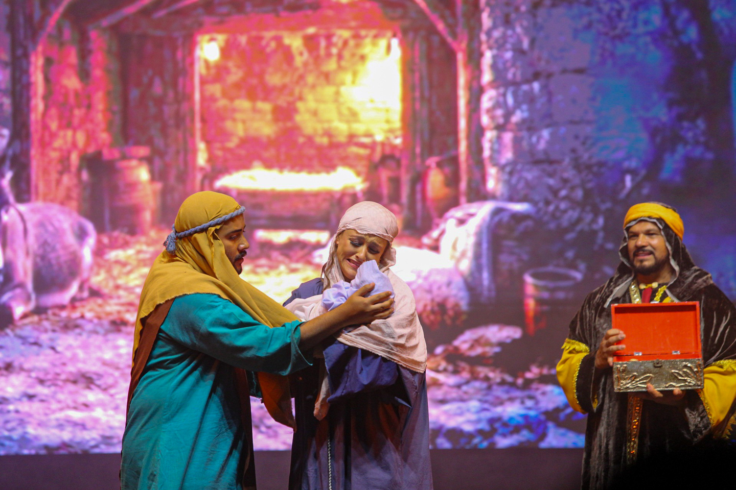 Encenação trouxe novidades neste ano, com a inclusão de personagens como os Três Reis Magos e o Menino Jesus.
