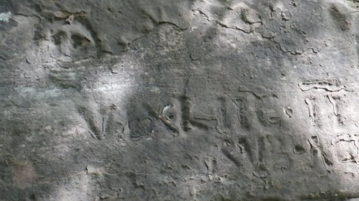 Tecnologia 3D resgatou bustos e nomes de militares que estavam inacessíveis há quatro décadas (Foto: Historic England)