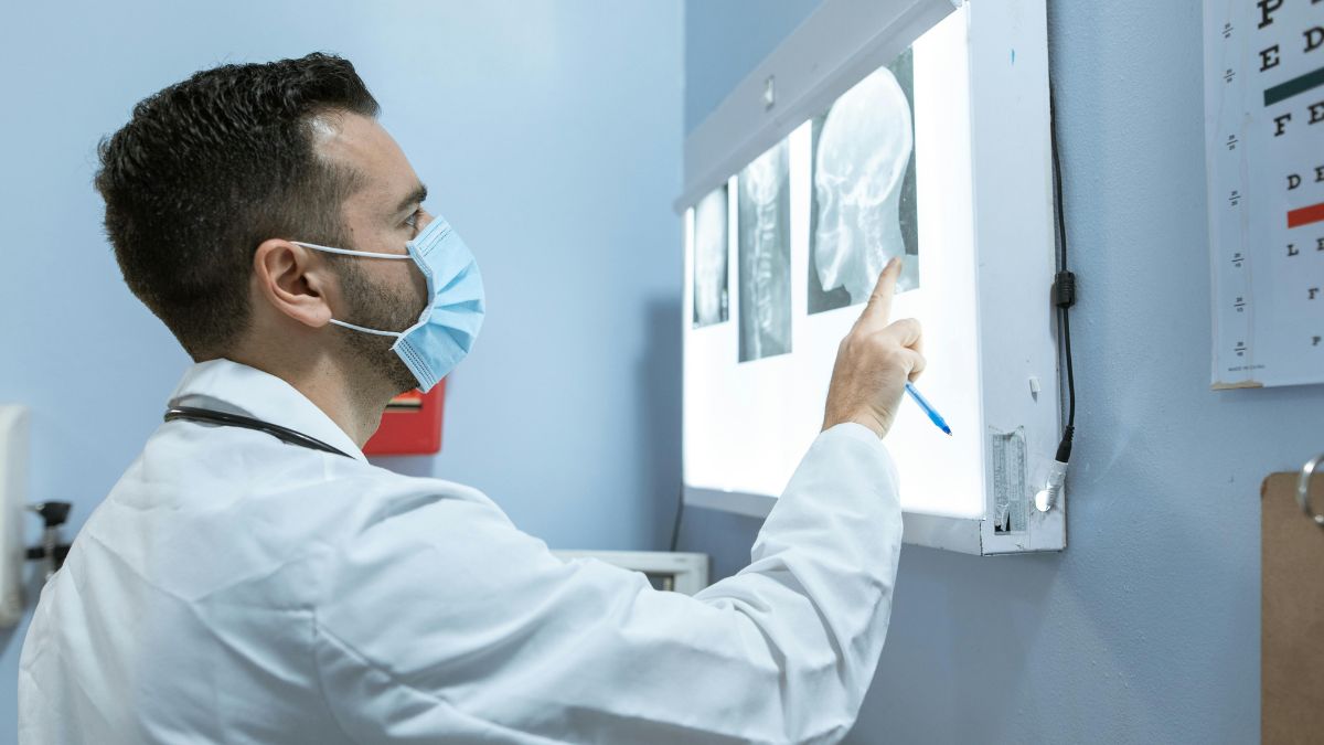 Estudos em laboratório são a primeira etapa para entender se uma técnica pode, no futuro, chegar a testes clínicos em humanos (Foto: Pexels)