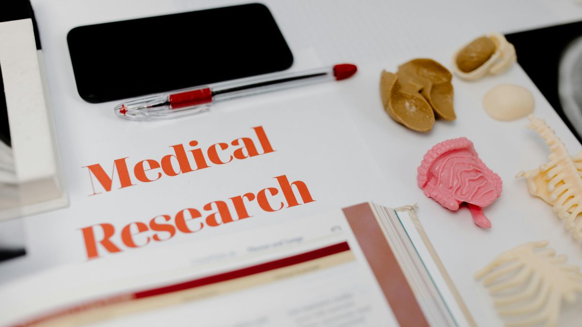 O avanço das demências aumenta o interesse por pesquisas voltadas ao envelhecimento cerebral saudável (Foto: Freepik)