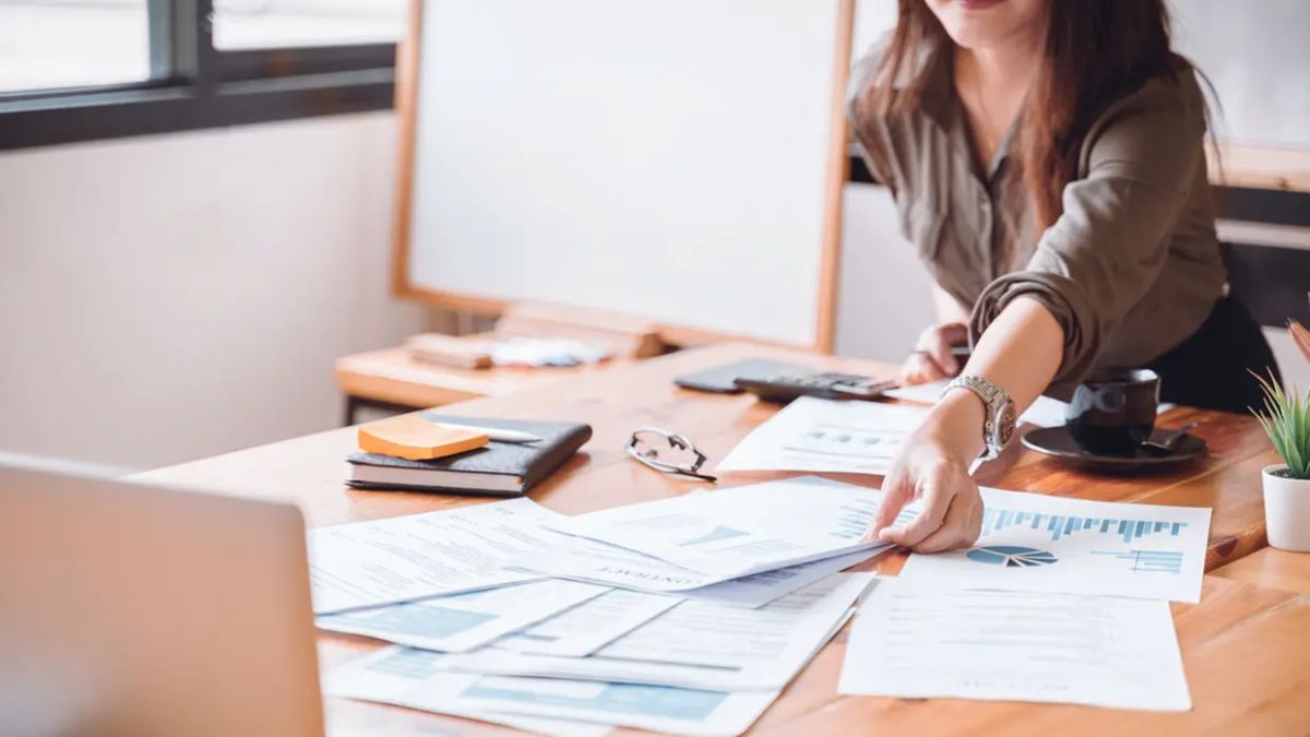 Declaração do Imposto de Renda exige que contribuintes reúnam uma série de documentos. Foto/Shutterstock_kenchiro168