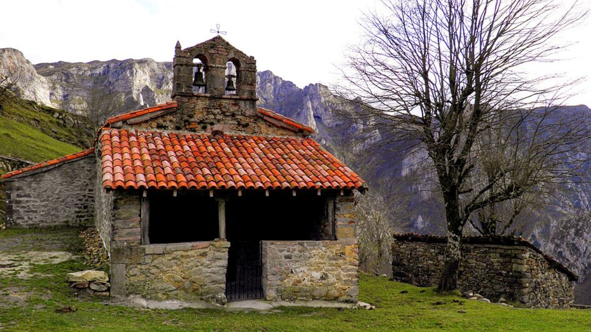 Vilarejos isolados dependem de novos moradores para manter serviços, comércio e vida comunitária (Foto: Wikimedia Commons/Carmenmoran)