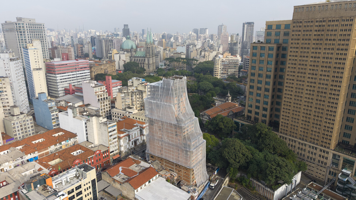 Terreno de prédio abandonado no centro de SP terá uso social obrigatório /Prefeitura de SP/Lucas Fonseca