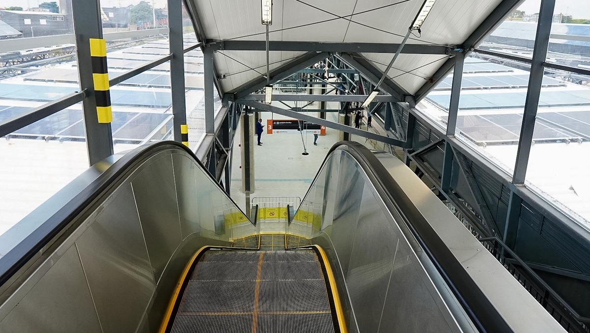 A operação das primeiras linhas de ônibus começa nesta terça/Sergio Barzaghi/PrefSP