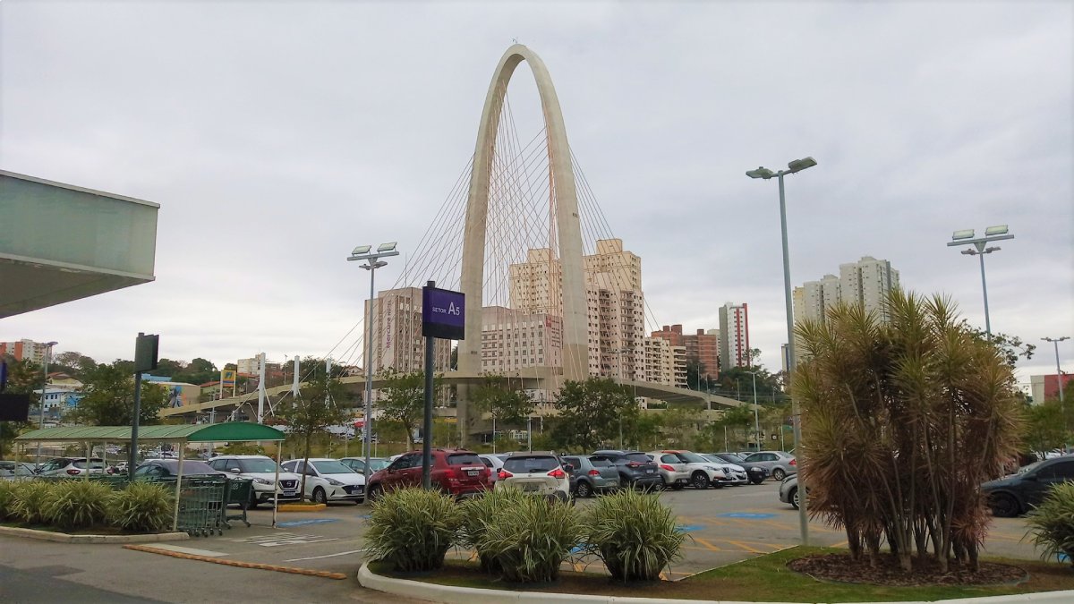 A cidade de São José dos Campos superou metrópoles mundiais ao conquistar o título oficial de única 100% inteligente do Brasil (Foto: Vrsooo/Wikimedia Commons)