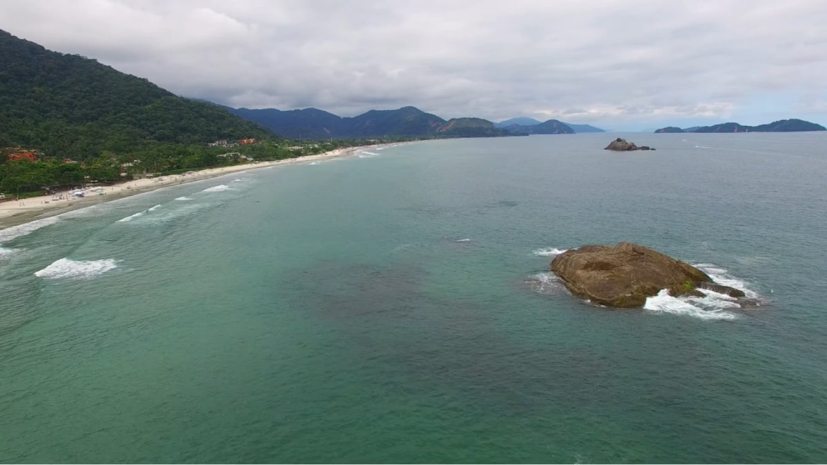 O local é tão preservado que apenas antigos moradores possuem o direito de uso da ilha isolada