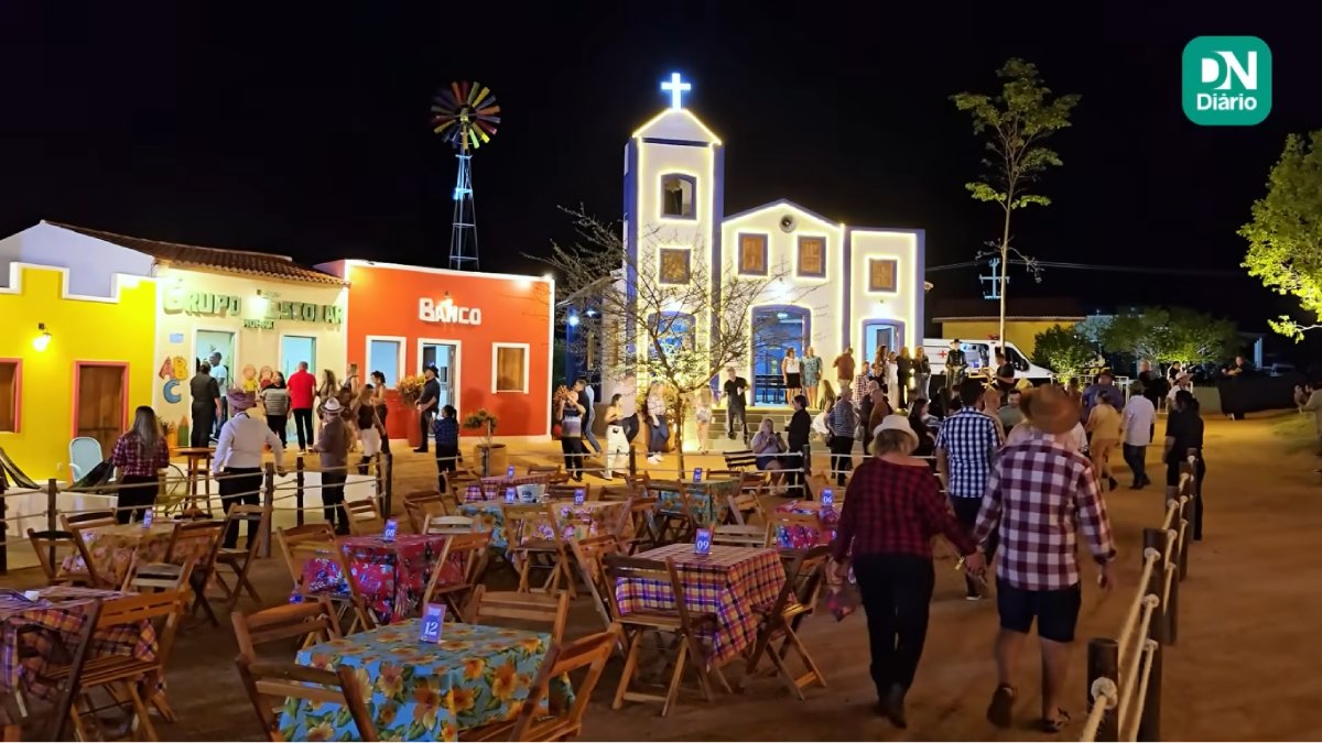 Cidade do Forró tornou-se um ponto turístico do sertão e aquece a economia local