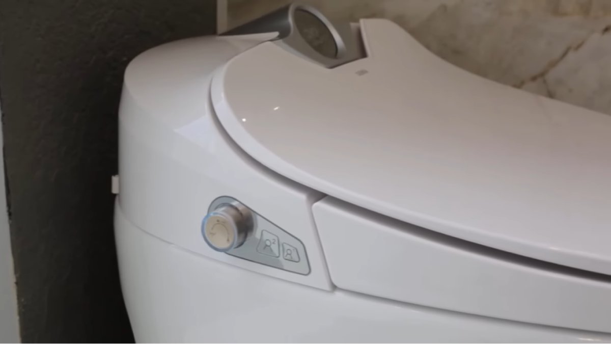 Funções como assento aquecido e sensores de presença trazem o futuro para dentro dos banheiros