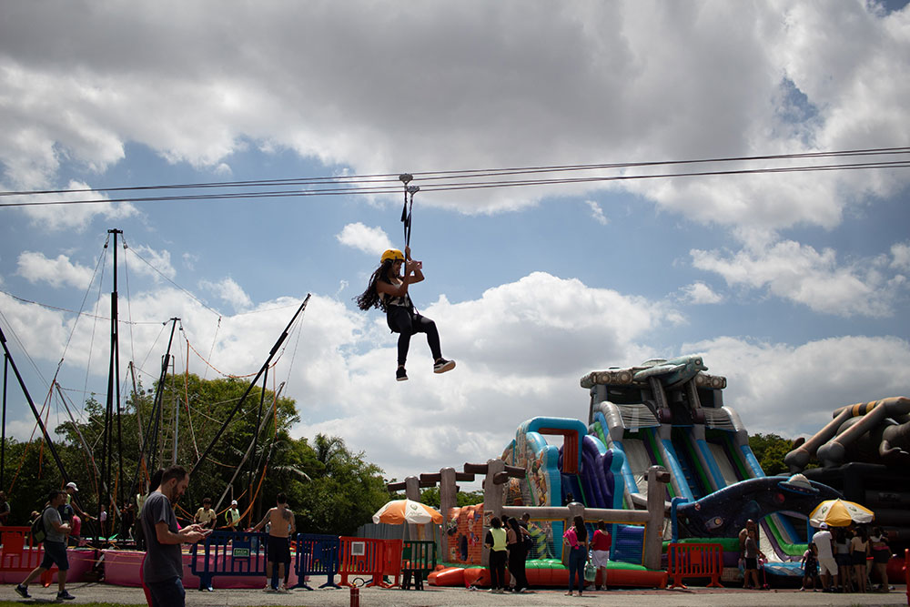 Evento Família no Parque oferece tirolesa de 90 metros e bungee trampolim /Divulgação