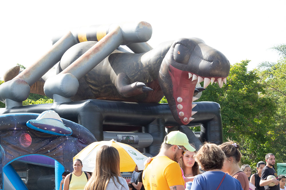 Tobogã temático T-Rex e futebol de sabão são destaques para o público infantil /Divulgação