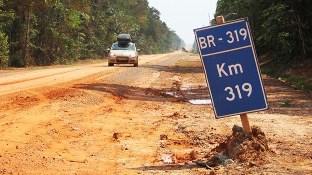 BR-319 ainda enfrenta trechos precários enquanto obras avançam após decisão da Justiça (Foto: Dnit)