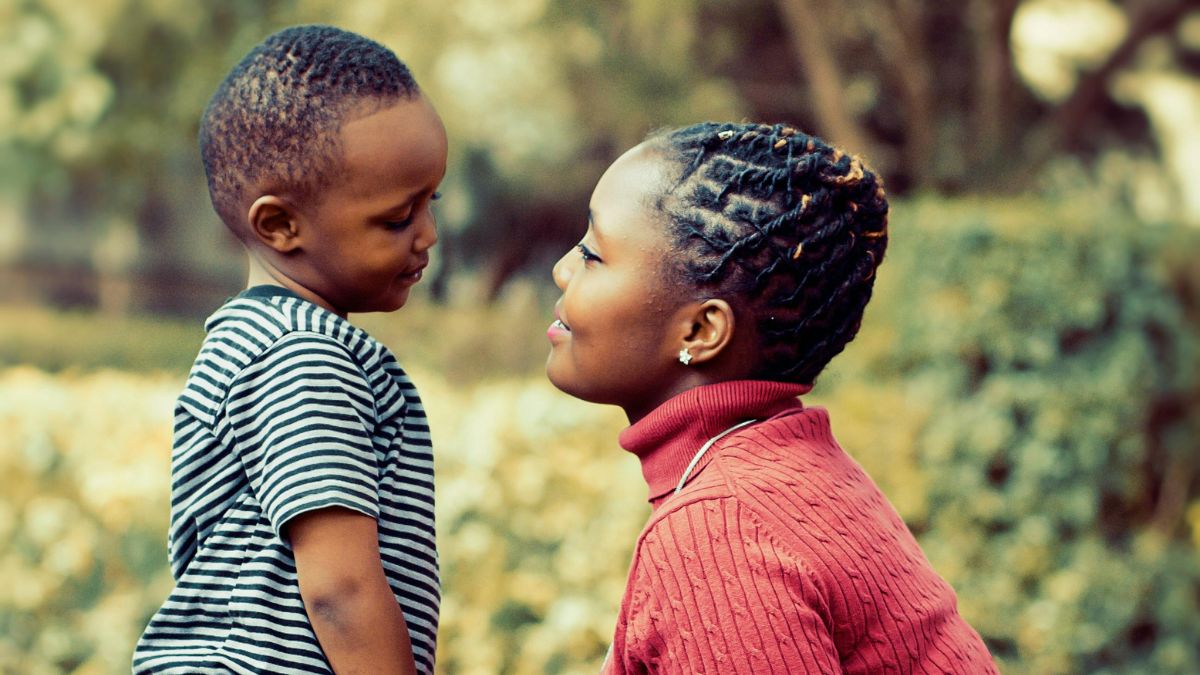Déficit de creches limita acesso e impacta mães no país (Foto: Pexels, githirinick)