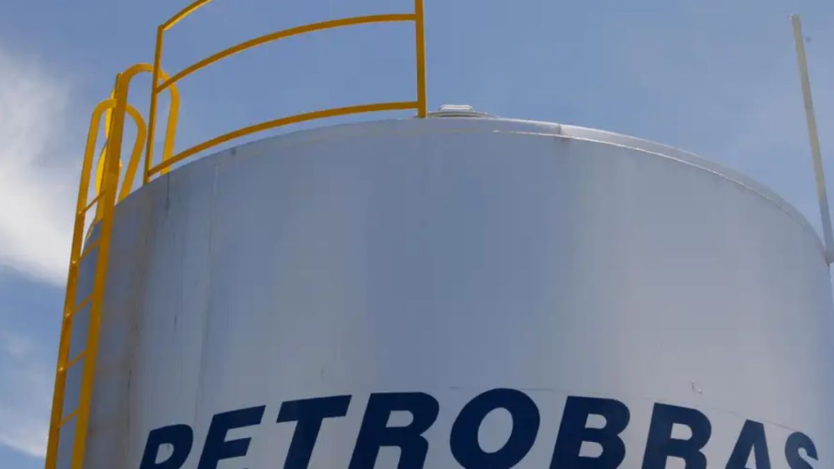 O alívio anunciado pela Petrobras na gasolina é limitado e não alcança os derivados de aviação, que seguem a paridade internacional do petróleo. Agência Petrobras/Geraldo Falcão