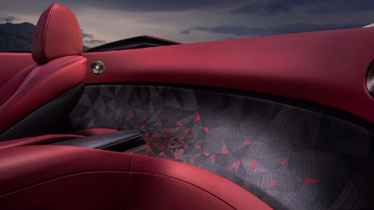 A iniciativa combina um veículo coachbuilt desenvolvido pela Rolls-Royce com um programa de exclusividades elaborado ao longo dos anos/Divulgação