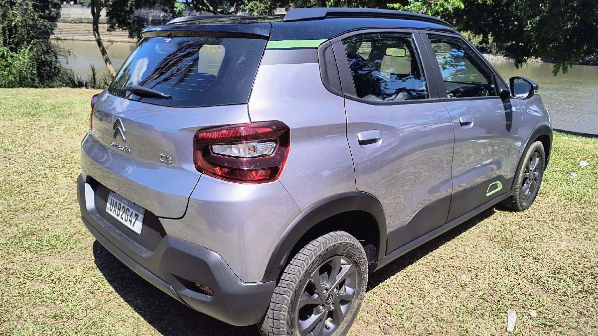 No C3 XTR, que utiliza o propulsor 1.0 Firefly aspirado, a história de "carro com pretensões aventureiras" é só "para inglês ver"/Divulgação