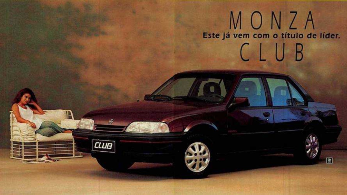 O veículo foi lançado com um motor 1.0 de 76 cv. O carro contava com emblemas homenageando a Copa do Mundo, um pequeno aerofólio traseiro, faróis escurecidos, banco com ajuste de altura e um pequeno aerofólio/Reprodução