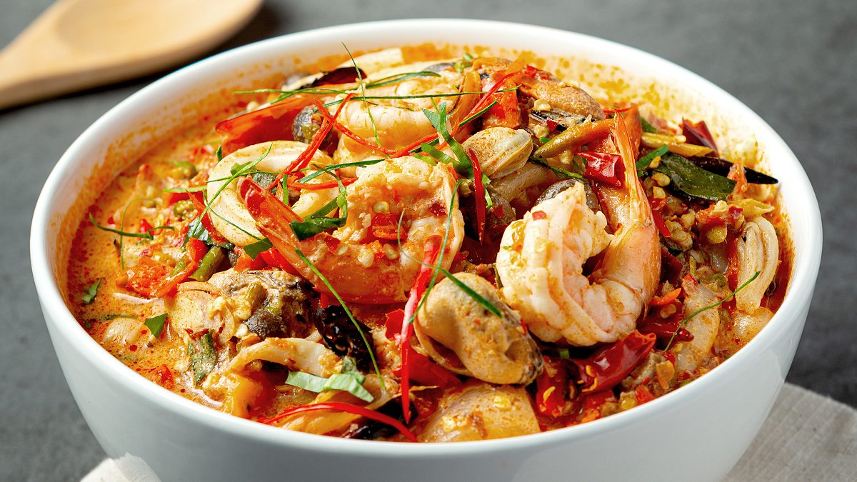 Moqueca baiana ocupou a 98ª colocação do TasteAtlas 2025/2026. Foto: jcomp/Freepik