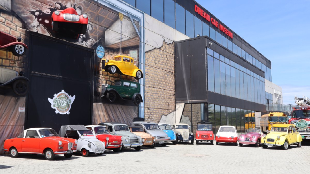 Evento no Parque Dream Car reúne o Clube das Viaturas e permite a entrada de modelos de qualquer marca; programação inclui mercado, shopping e lazer/Divulgação