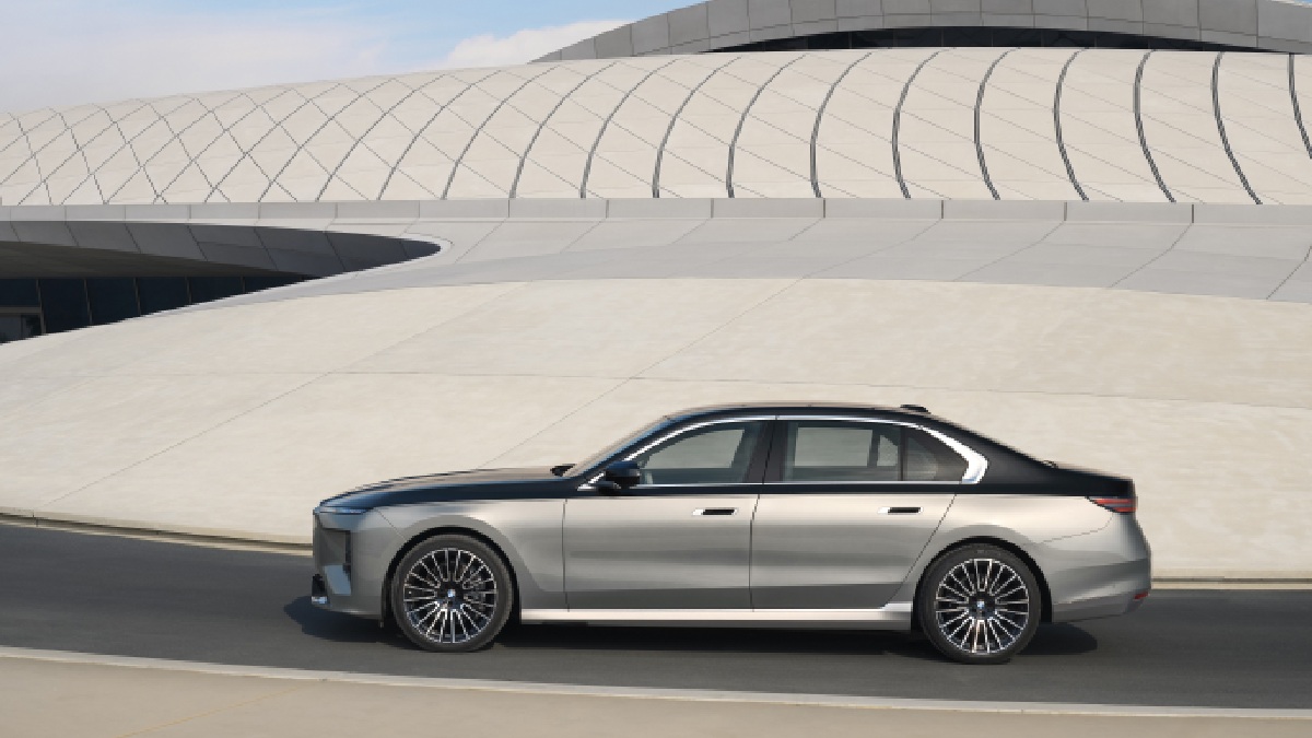 Ao iniciar a implementação das tecnologias da Neue Klasse, Dingolfing reassume o papel de principal fábrica dos novos modelos de luxo da BMW/Divulgação