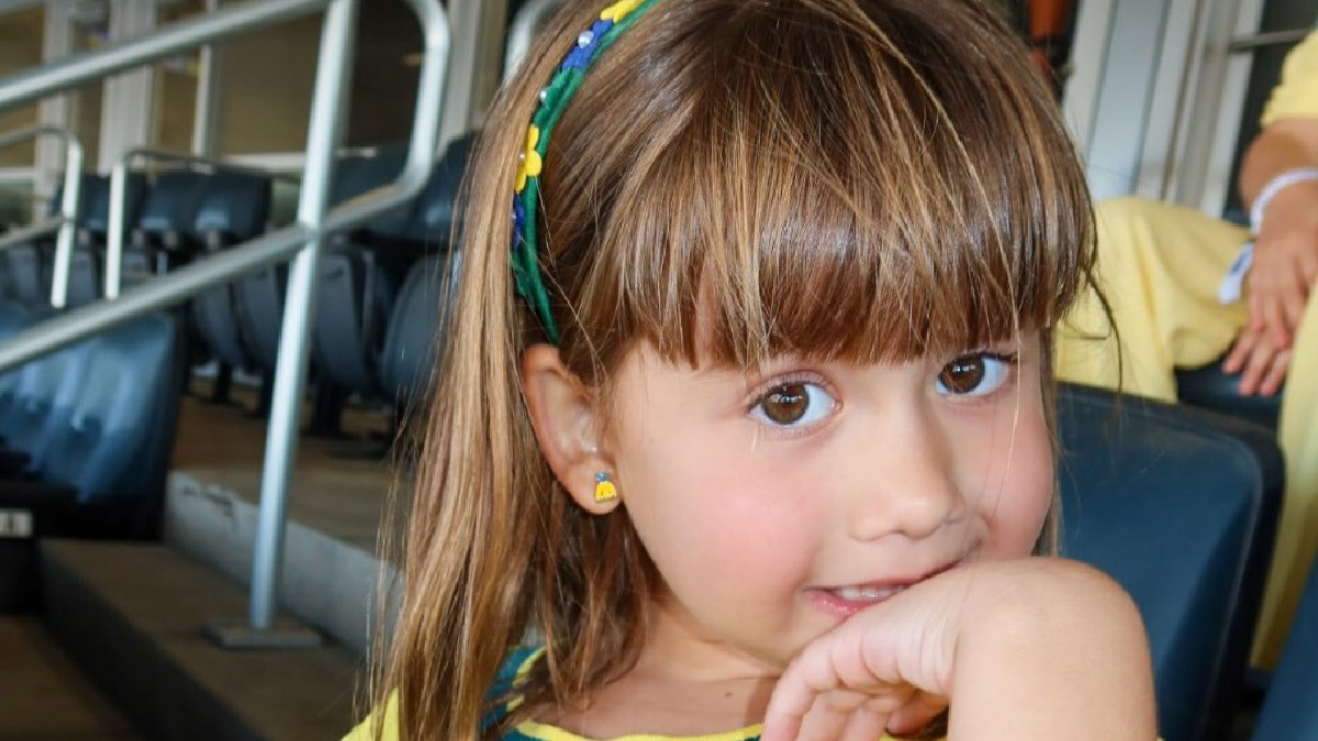 Maria Alice é a filha mais velha do casal e centro da polêmica; ela completa cinco anos no final de maio