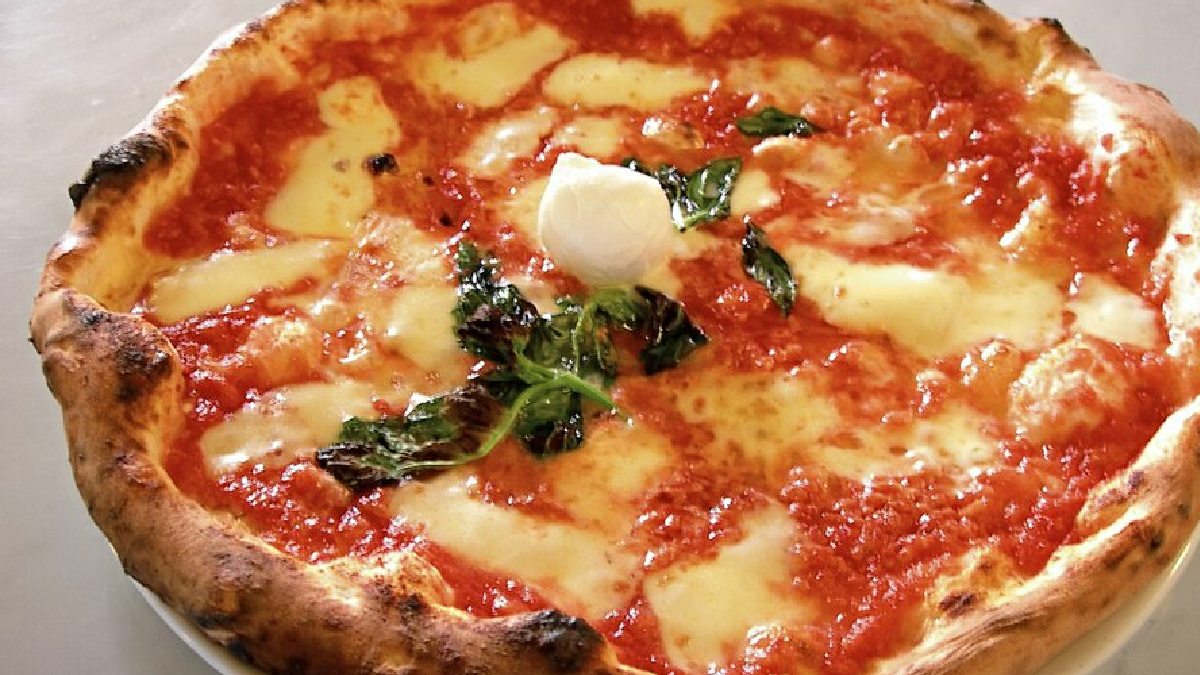 Assim como em diversas cidades do país, em Polmanova você pode usufruir da autêntica culinária italiana enquanto usufrui do seu apelo histórico (Foto: XXX / Wikimedia Commons)