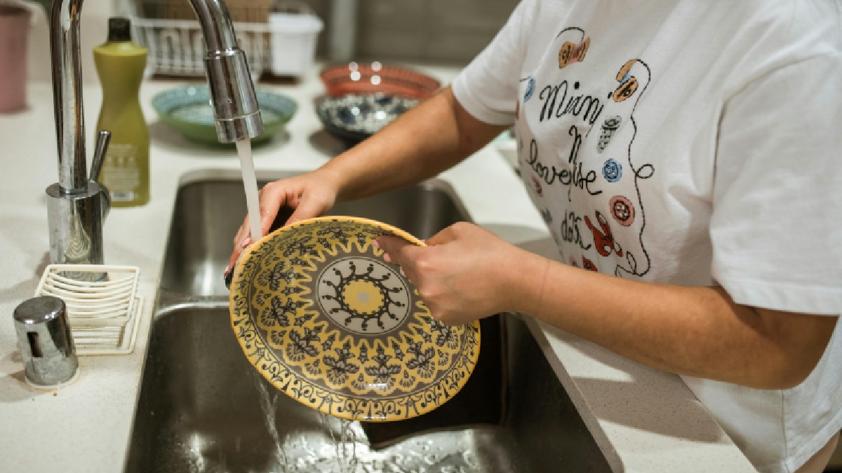 Juntos, esses dois compostos podem ser grandes aliados na limpeza diária da cozinha (Foto: RDNE Stock project / Pexels)