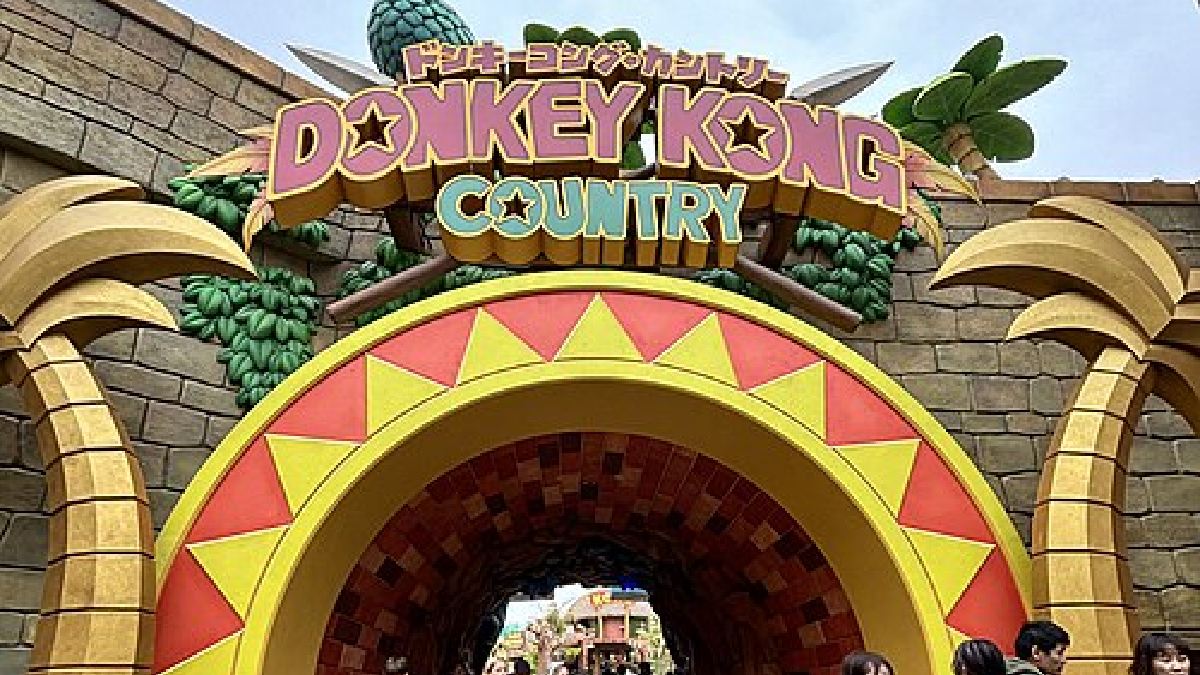 Entrada da montanha-russa do Donkey Kong (Foto: Avatar5991 / Wikimedia Commons)
