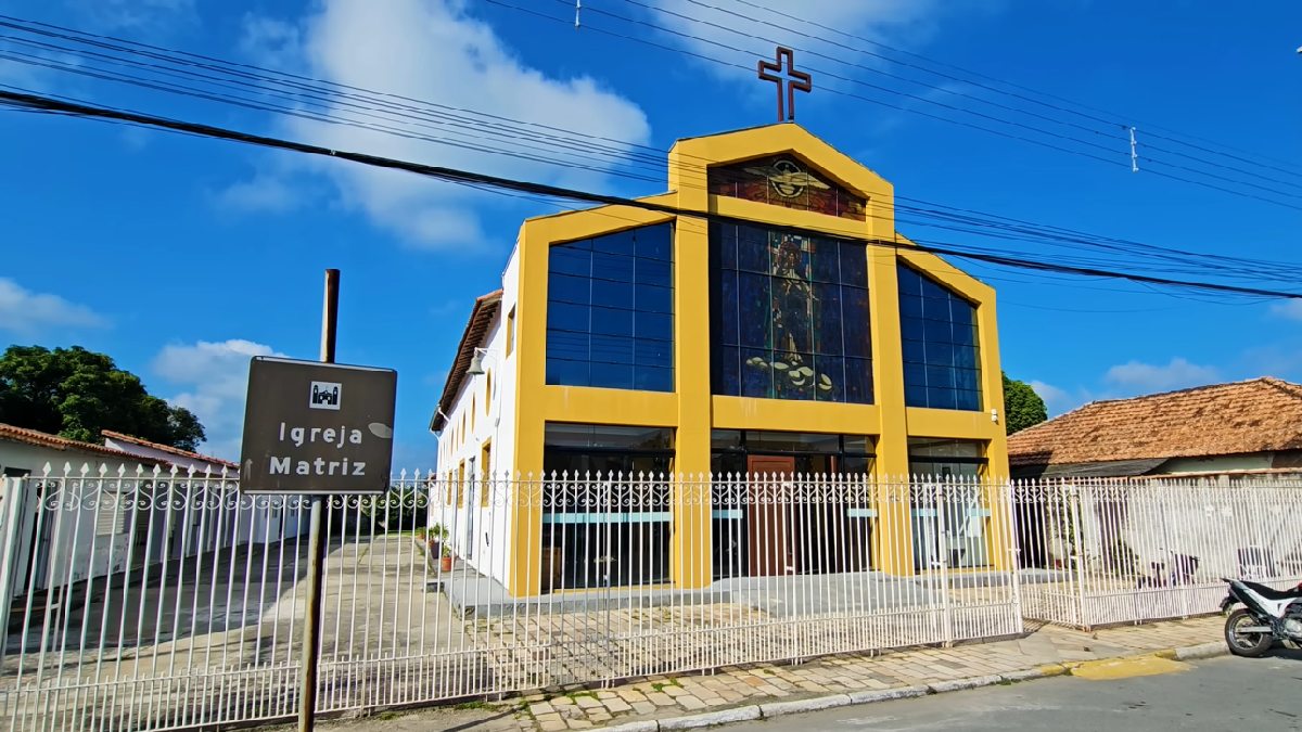 Fachada da Igreja Matriz Nossa Senhora Auxiliadora (Foto: Reprodução / Youtube / De fora em Juiz de Fora)