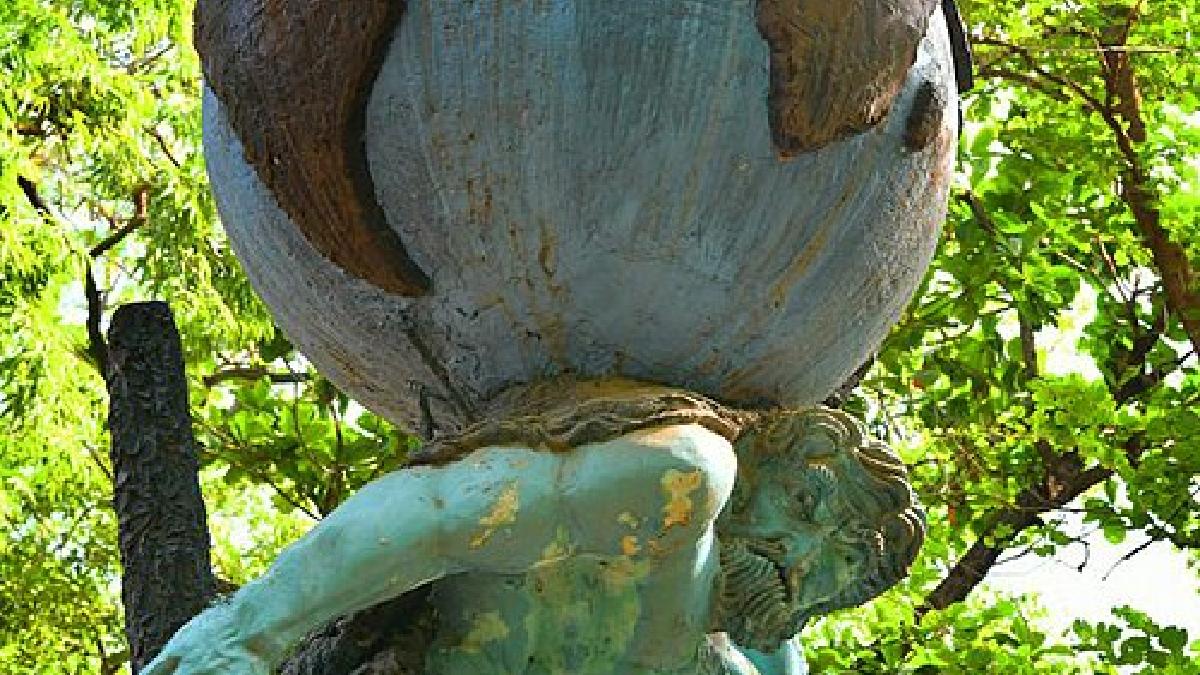 Ao contrário do mítico titã Atlas, a maioria das pessoas ainda não possue bases suficientes para aguentar tamanha pressão e acabam desabando sobre suas próprias promessas e entram em um círculo punitivo (Foto: Saikris12 / Wikimedia Commons)