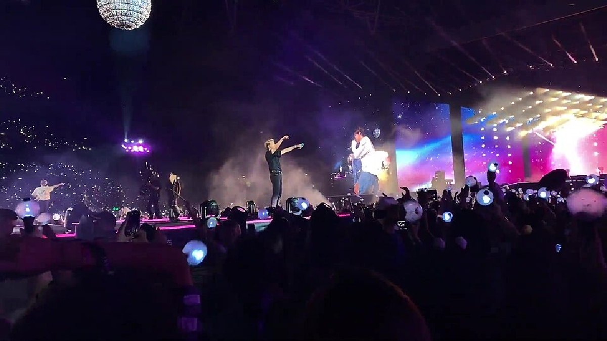 O BTS fez show no Wembley Stadium em 2 de junho de 2019, um dos palcos mais simbólicos da música pop ao vivo (Foto: NenehTrainer / Wikimedia Commons)