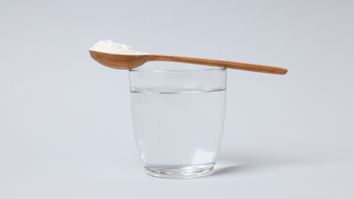 A água atua como catalisador e solvente, o sal como abrasivo e o detergente como tensoativo no combate à gordura entupida (Foto: Freepik)