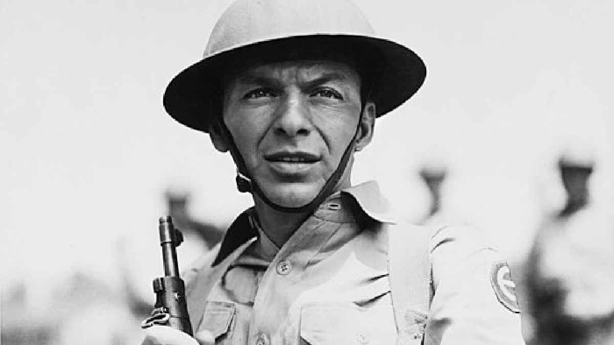 Still de divulgação mostra Sinatra como Maggio em "From Here to Eternity", filme cercado por rumores de pressão da máfia para a escalação de Frank (Foto: Columbia Pictures / Wikimedia Commons)