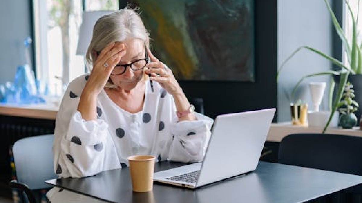 Na rotina, isso costuma surgir como acúmulo de demandas, pouca margem para recusar pedidos e sensação de estar disponível o tempo inteiro (Foto: Yan Krukau / Pexels)