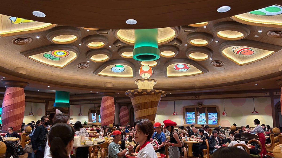 Interior do Kinopio's Cafe (Foto: Jonathan Deamer / Wikimedia Commons)