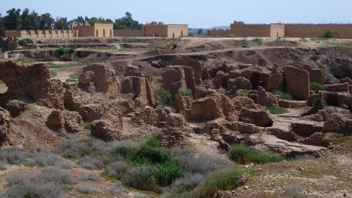 Muitos sítios arqueológicos já foram candidatos a terem abrigado os lendários jardins (Foto: David Stanley / Wikimedia Commons)