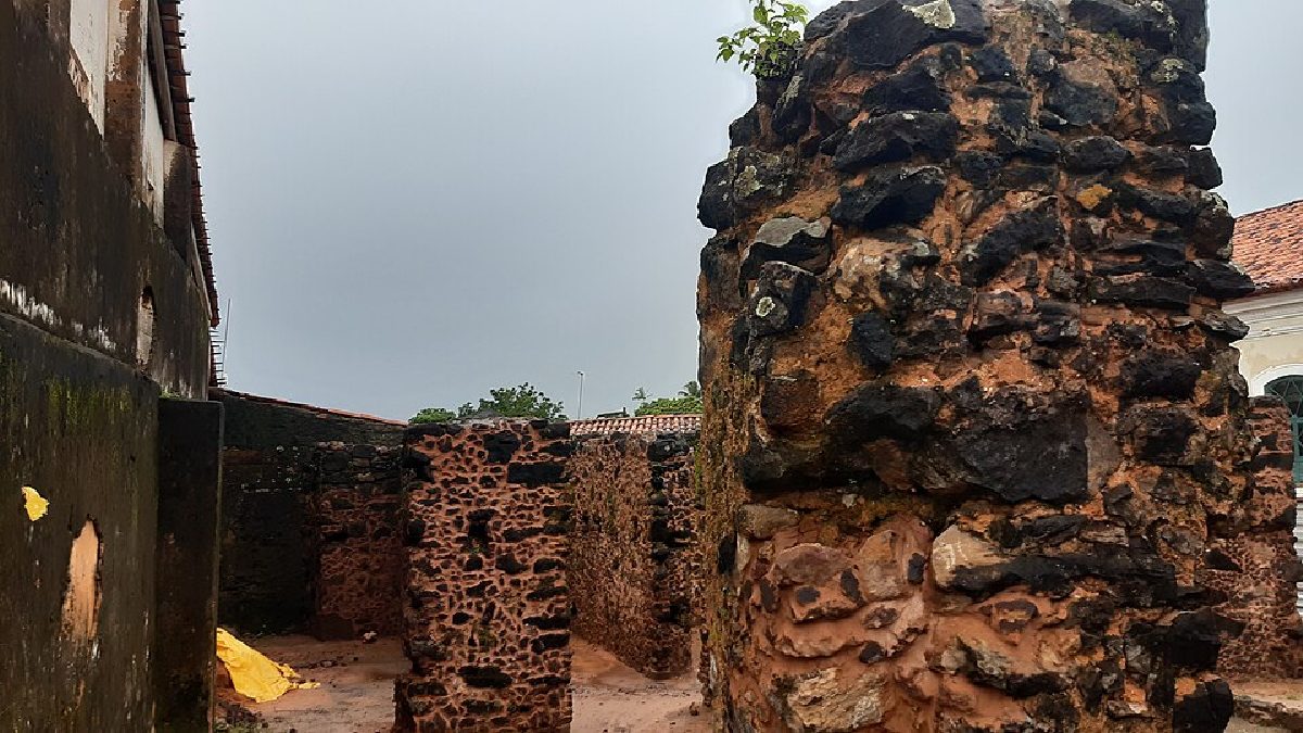 Registro de outras ruínas da cidade (Foto: Ridiculopathy / Wikimedia Commons)