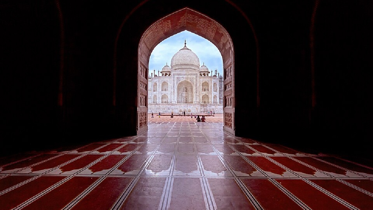 Apesar de a Índia ser frequentemente associada ao hinduísmo, o Taj Mahal é um mausoléu muçulmano, religião que tem forte presença no norte do país devido à influência mongol (Foto: Sudipta Maulik / Wikimedia Commons)